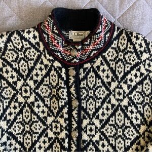 LL Bean Button Up Cardigan Women’s XL Wool Graphic Knit USA Made Sweater BA44